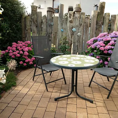 Wohlfuehloase Mit Terrasse Im Garten & Privatparkplatz Apartman *