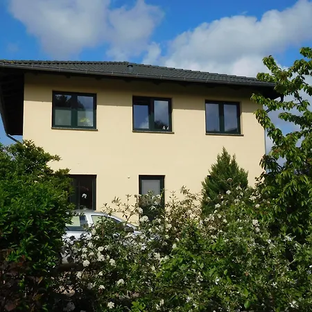 Wohlfuehloase Mit Terrasse Im Garten & Privatparkplatz Apartman *