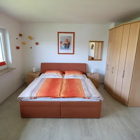 Wohlfuehloase Mit Terrasse Im Garten & Privatparkplatz Apartman *