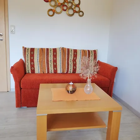 Wohlfuehloase Mit Terrasse Im Garten & Privatparkplatz Apartman
